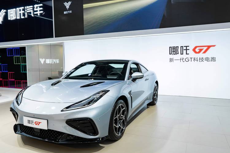 成都金堂县蓝创海企业管理咨询哪吒汽车在智能汽车领域的表现，领途汽车在新能源汽车市场中的影响力